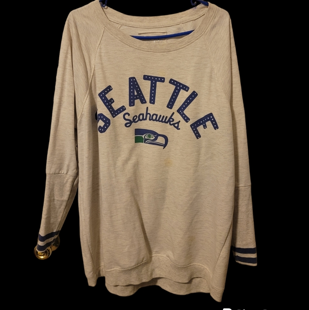 Touch by Alyssa Milano slouchy Seahawks cream large crew sweatshirt